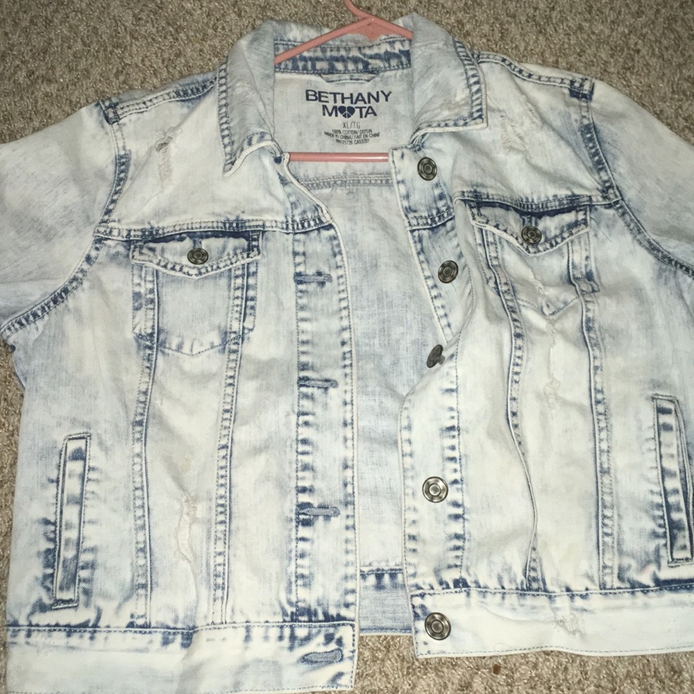idk how to pair it with outfits